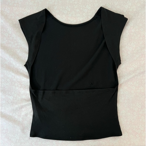 Open-back Solid Tee - Picture 2 of 4